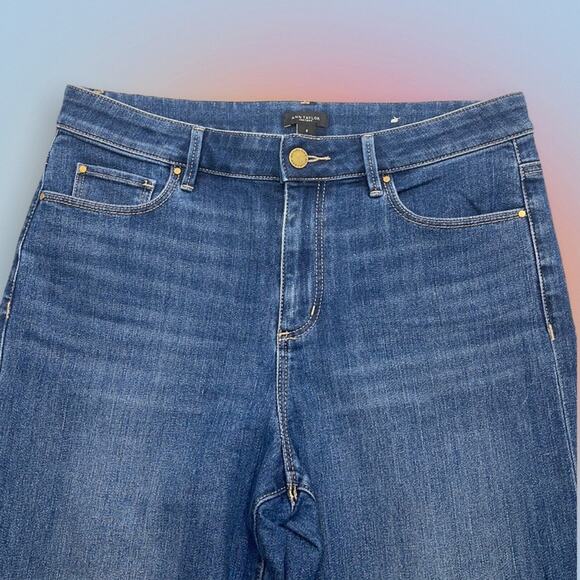 ANN TAYLOR FACTORY Women’s 8 Crop Stretchy Blue Jeans - Picture 1 of 4
